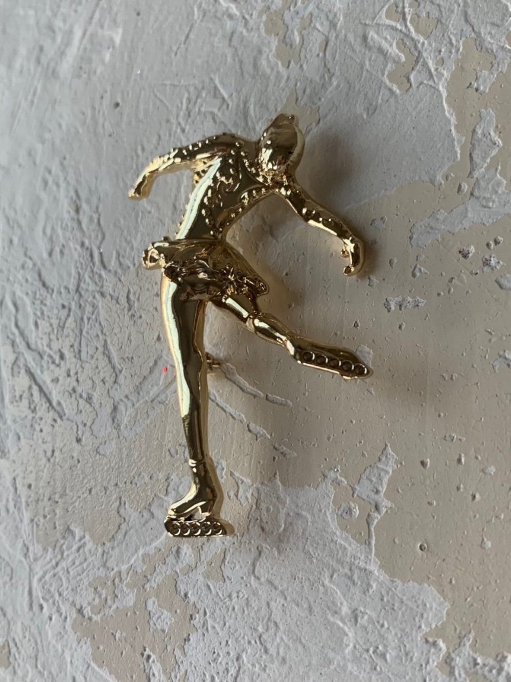 AJC vintage Ballerina Ice Skater w/rhinestones gold tone brooch
